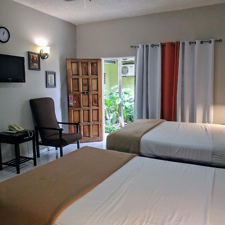 Christar Villas Hotel Kingston Exteriér fotografie